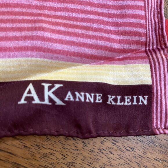 Vintage ANNE KLEIN 100% Silk Scarf Pinks Cream Nude Stripe Rectangle Elegant Y2K - Picture 4 of 9
